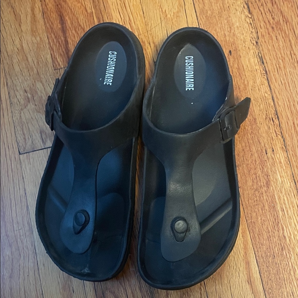 Cushionaire Black Slide Sandals - Picture 2 of 5